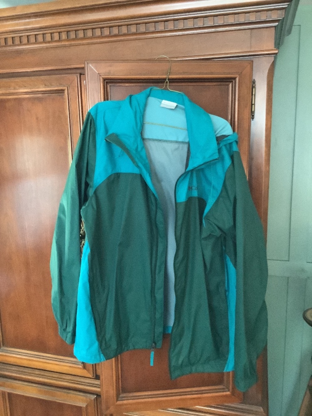 Men’s Columbia windbreaker size M